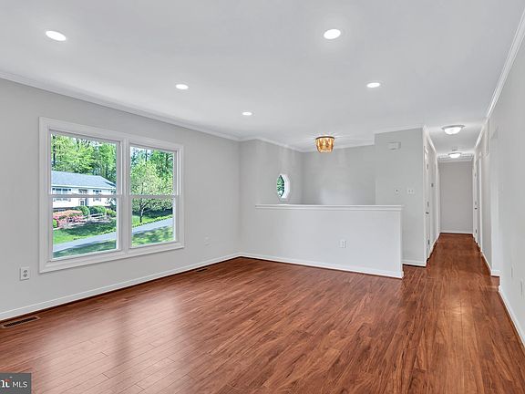 3rd image of 7 Fairfield Ct