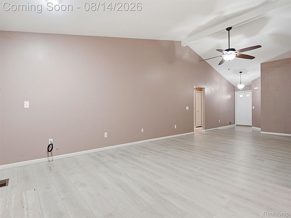 4th image of 12375 Hickory E