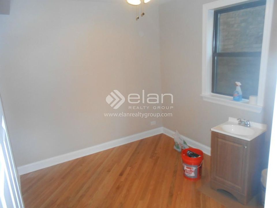 2nd image of 894 Green Bay Rd #A1