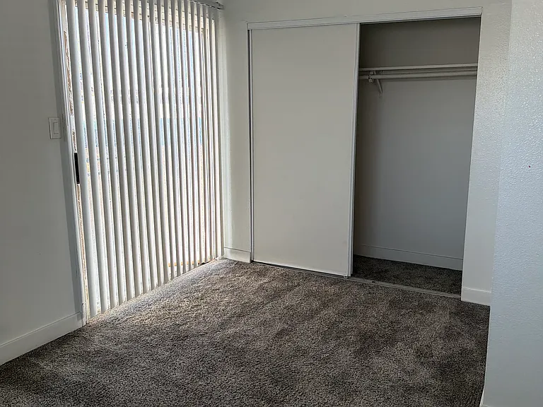 2425 Belmont St — Photo 6
