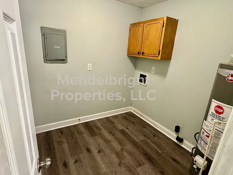 826 Tanner Rd — Photo 8