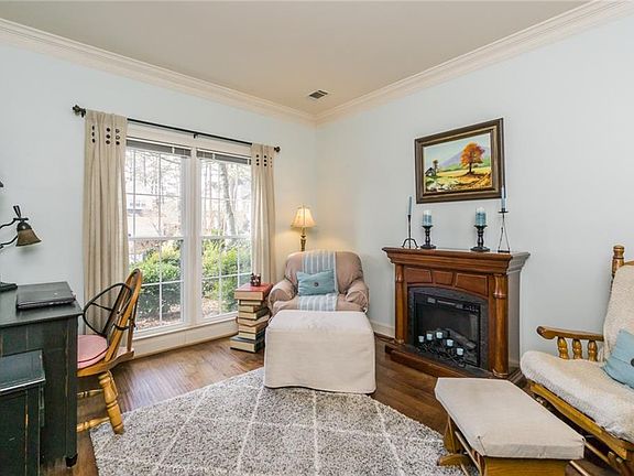 4th image of 2185 Sandown Ct