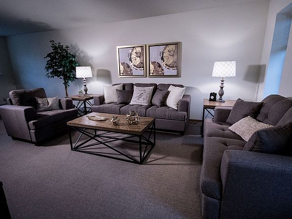 Birchwood Homes Apartments - Living Room