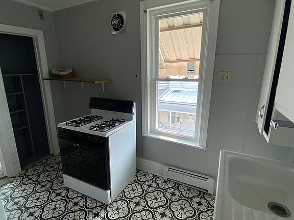5th image of 314 N Hawthorne St APT 2