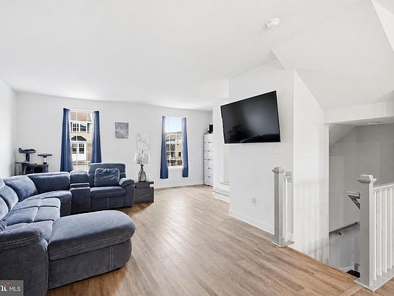 4th image of 108 Freedom Way