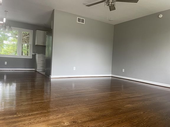 2nd image of 1409 Kathryn Ln