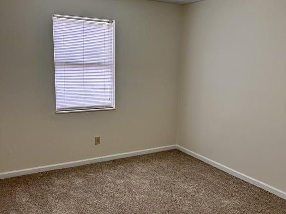 4th image of 303 Farside Dr APT 3