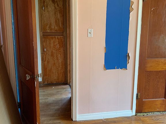 4th image of 500 N Randlett St