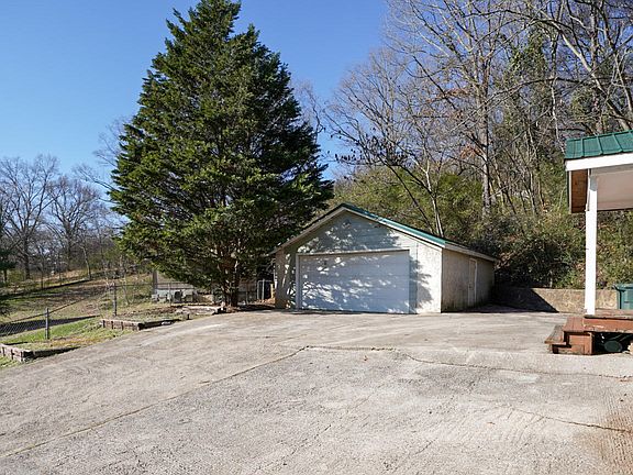 2nd image of 1011 W Elmwood Dr #31
