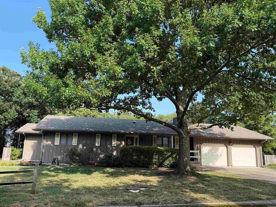 1st image of 725 Lewis Dr