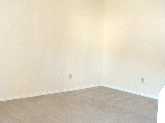 2nd image of 1459 Green St APT B