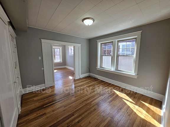 5th image of 3145 Halliday Ave