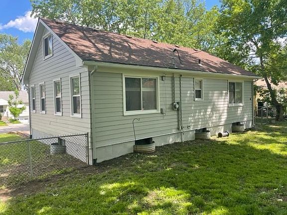4th image of 4414 Fisher St