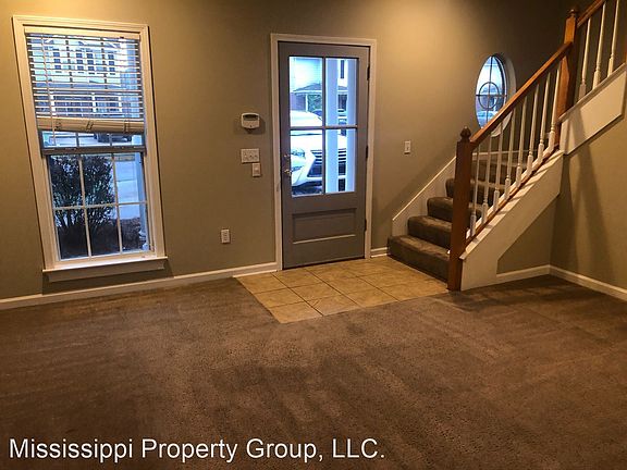 3rd image of 127 Greystone Blvd