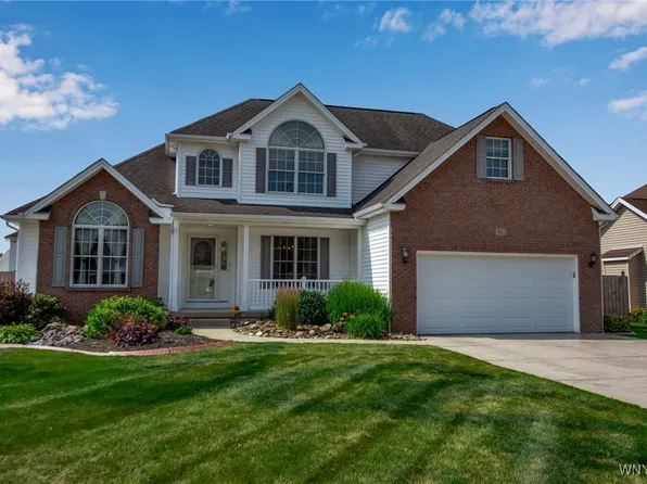 7043 Marigold Dr, North Tonawanda, NY 14120