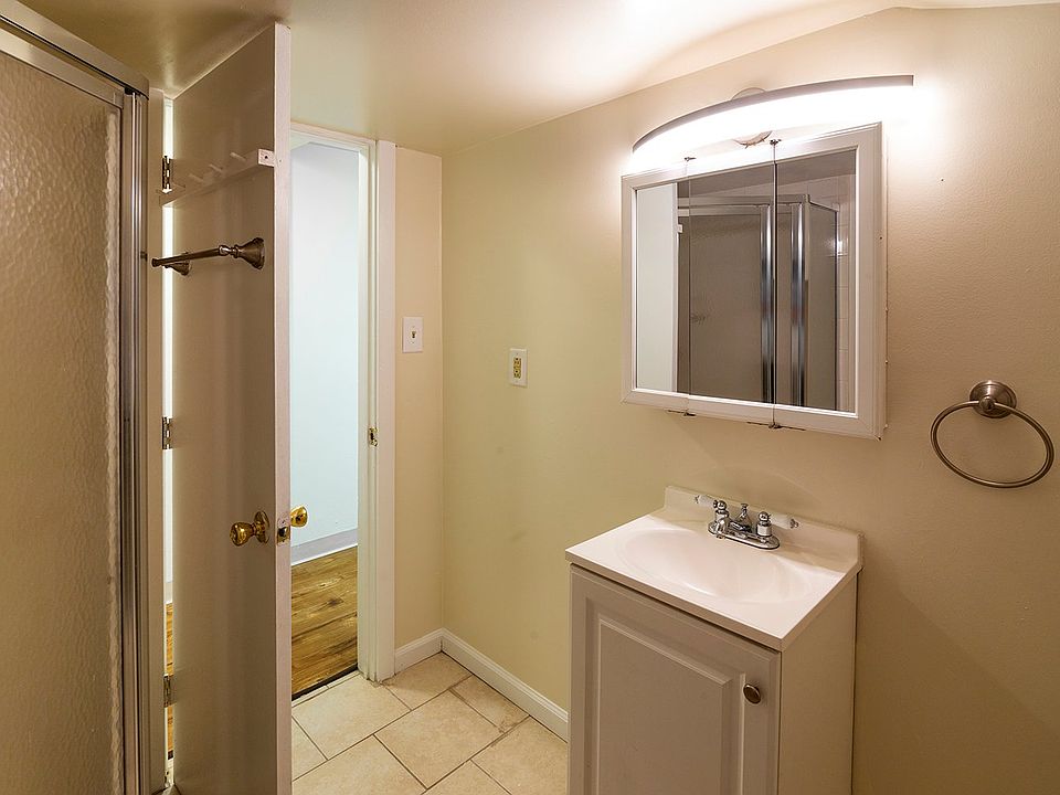 LL studio with private yard .Available now $1195