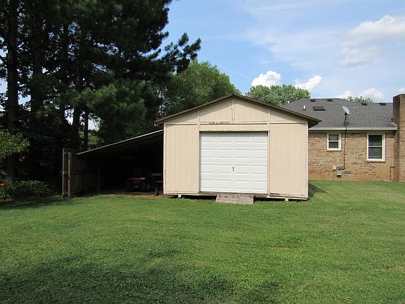 4th image of 2727 Tower Dr