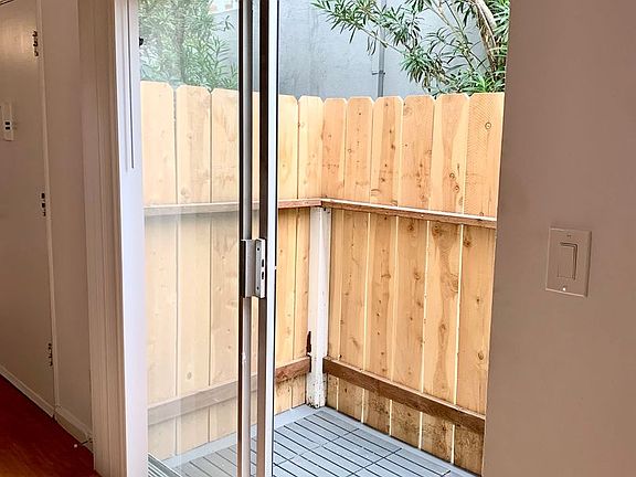 5th image of 3731 Jasmine Ave #1