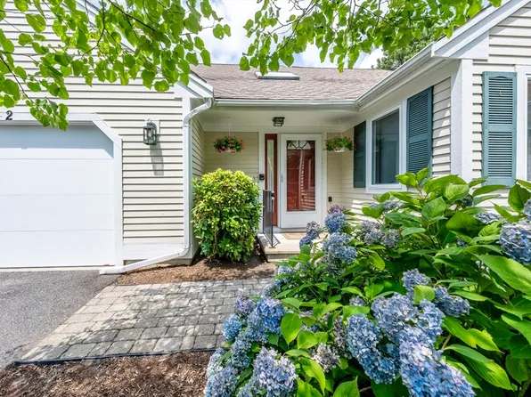 2 Mainsail Cir #70, Mashpee, MA 02649