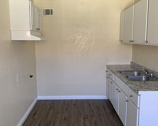 3rd image of 1323 W 99th St #5