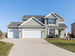 6650 Westshire Dr, Norton Shores, MI 49444