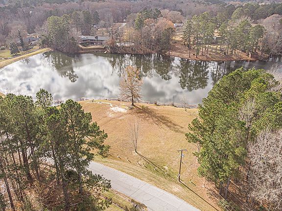 5th image of 205 Clairmont Dr