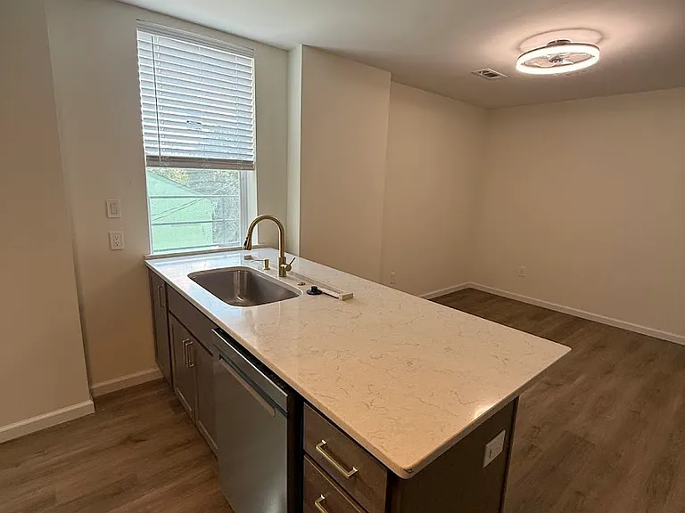 2900 Colerain Ave #5 — Photo 4