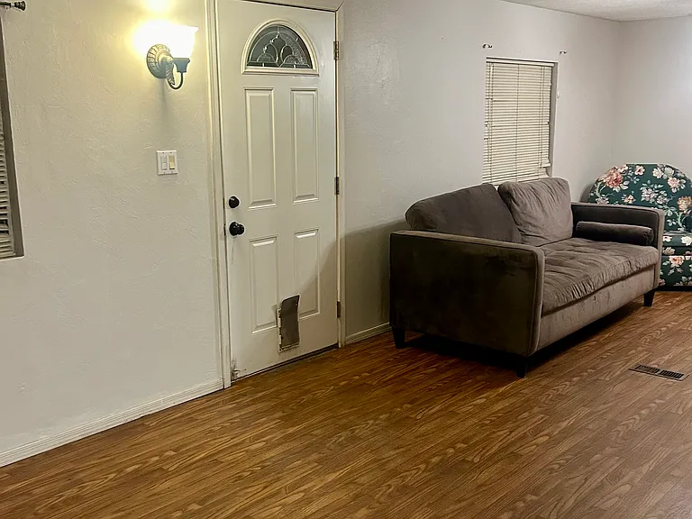 805 N Dysart Rd #26 — Photo 6