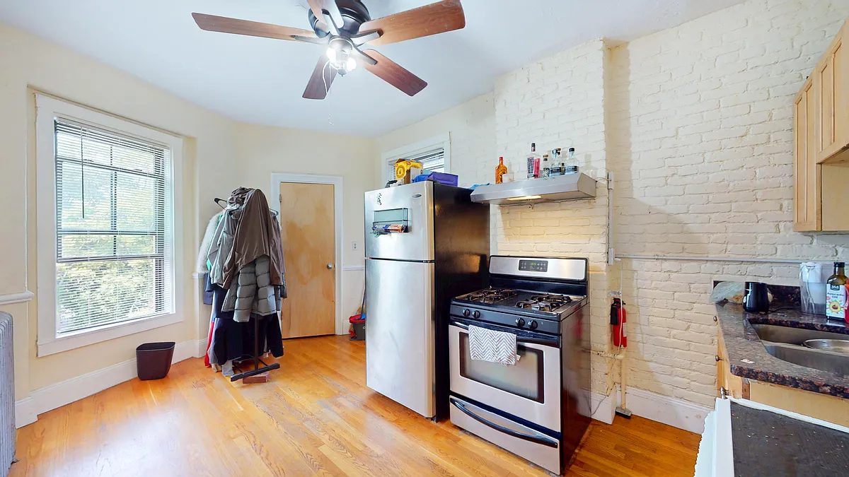 Building Photo - 86 Hammond St #1
