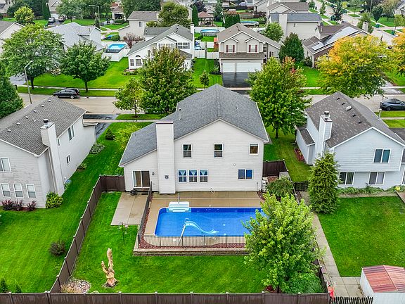 3rd image of 2506 Clear Creek Dr