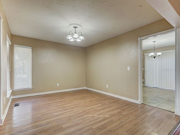 4th image of 11117 NW 110th St