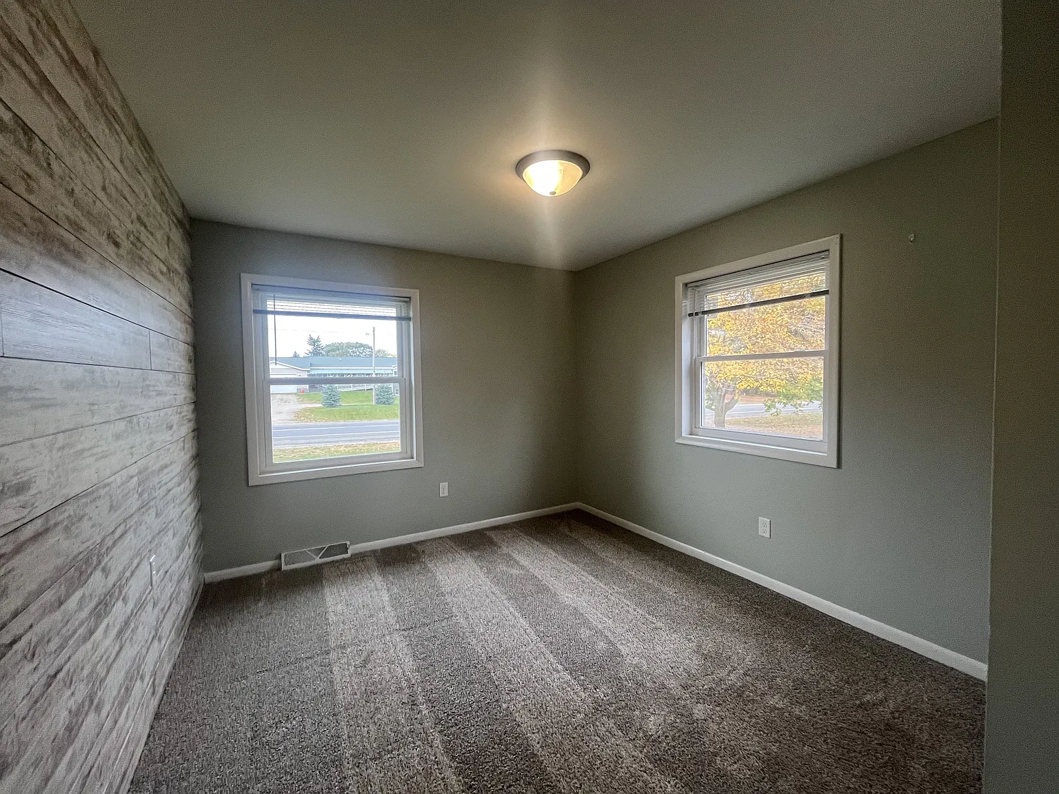 Beautiful 3 Bedroom, 1.5 Bathroom Home in Sparta! — Photo 4