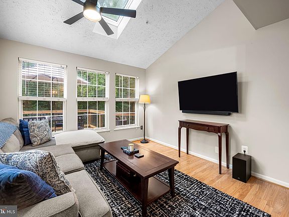 4th image of 129 Paden Ct