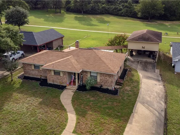 89 Fairway Dr, Hilltop Lakes, TX 77871
