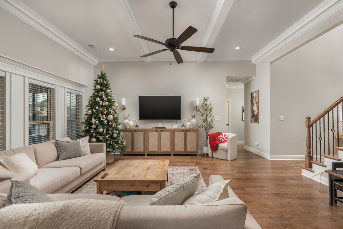 next background image