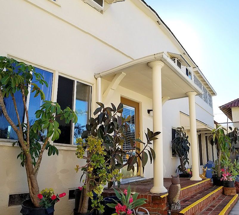 1st image of 2134 Newport Blvd