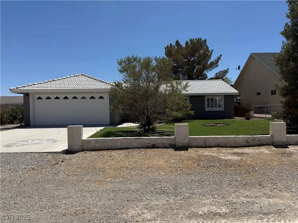 311 Glenoaks St, Pahrump, NV 89048