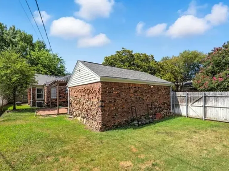 3648 Westcliff Rd S — Photo 18