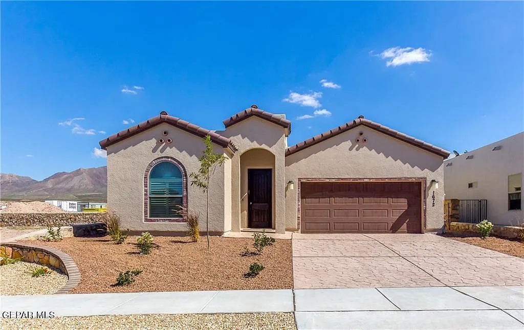 4 bed, 3.5 bath, 2335 sqft, $2,650 — Photo 1
