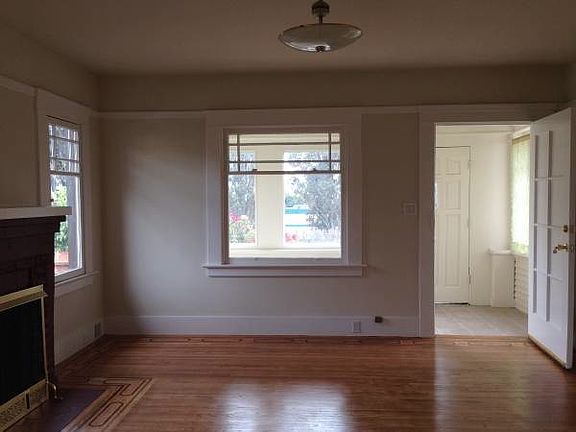4th image of 434 Railroad Ave