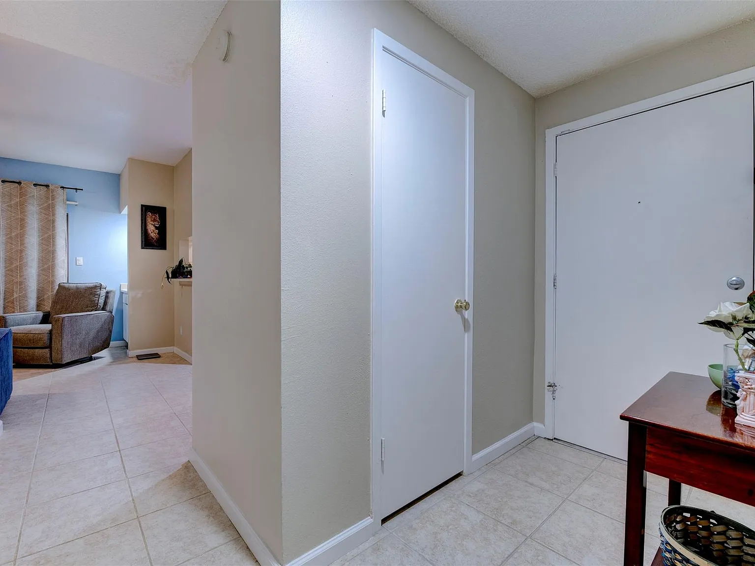 2 bed, 2.0 bath, 1028 sqft, $2,000 — Photo 3