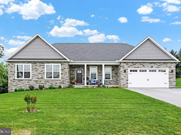 10344 Hunters Ridge Dr, Waynesboro, PA 17268