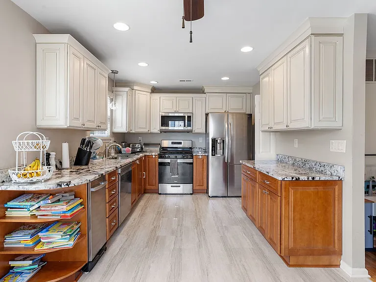 81 Kirkwood Dr — Photo 14