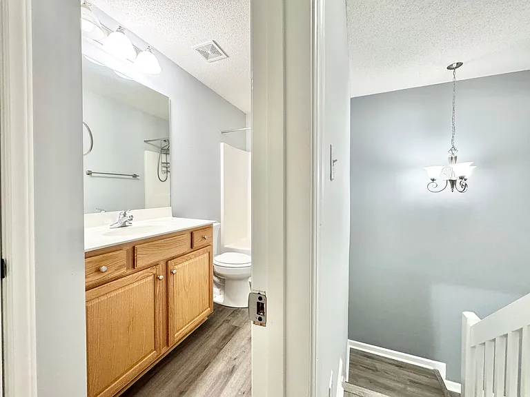 1 Cambridge Oak Cir — Photo 18