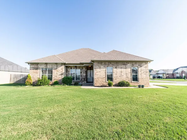 1320 Bird Song Dr, Conway, AR 72032
