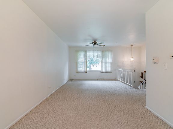 3rd image of 15639 W Sprucewood Ln