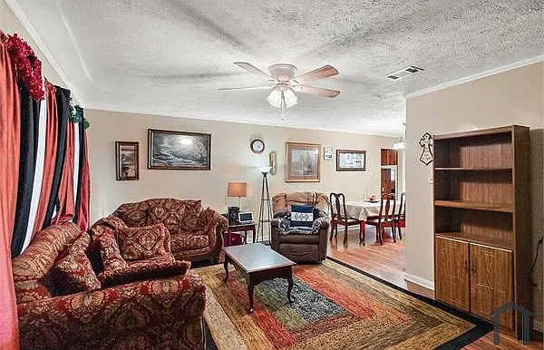 617 N Park Dr — Photo 5