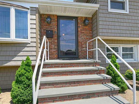 2nd image of 2885 Gerald Court