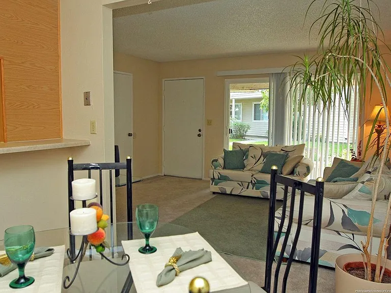 Westridge Apartments — Photo 6