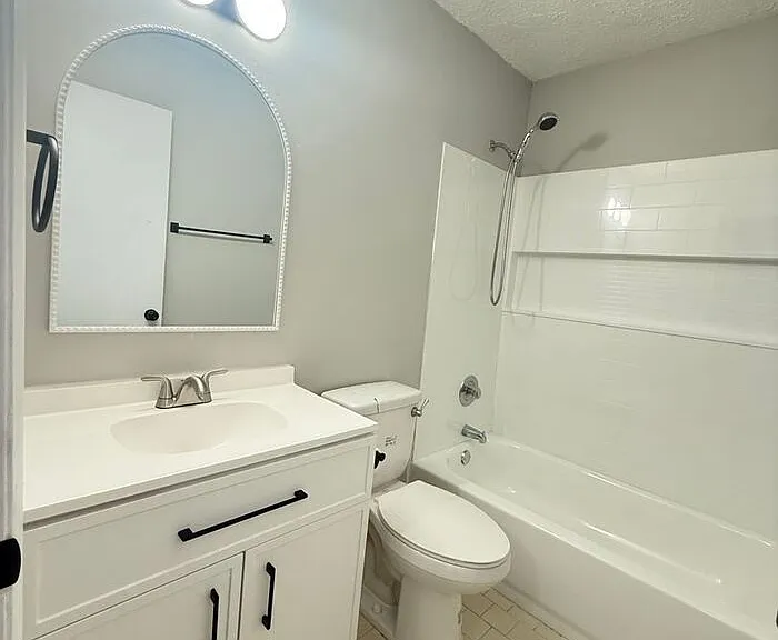 2618 Foster Ave #B — Photo 9